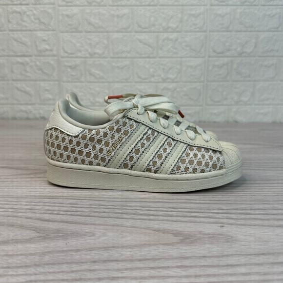 Amazon.com | adidas X Ivy Park Superstar IVYTOPIA Unisex  Adidas Ivy Park x Superstar Ivytopia Sneakers Kids Sz 12 Beige Off-white Leather
